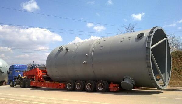 Heavy duty lowboy semi trailer